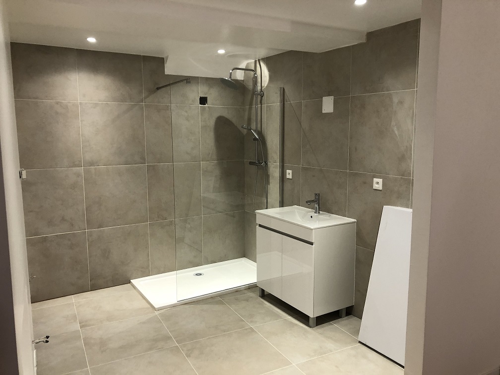 AGRANDILUX SARL Création Rénovation de salle de bain plomberie multicouche carrelage integral